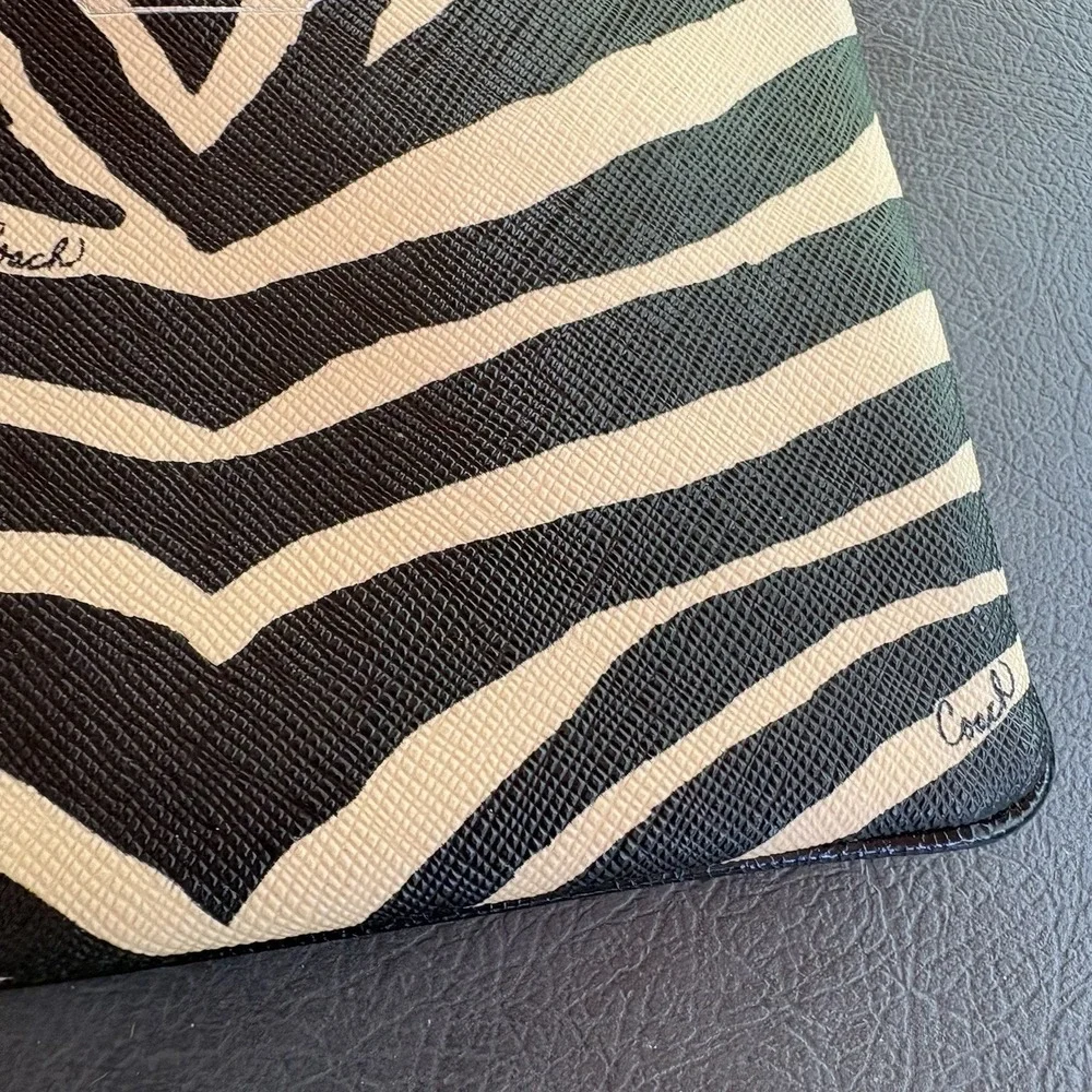 Coach Zebra Print Wristlet Zip Top Case Clutch Bag Cream Black PVC